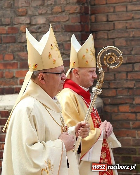 Zdjęcie w galerii na portalu naszraciborz.pl: Święcenia prezbiteratu w katedrze opolskiej wiadomości z regionu