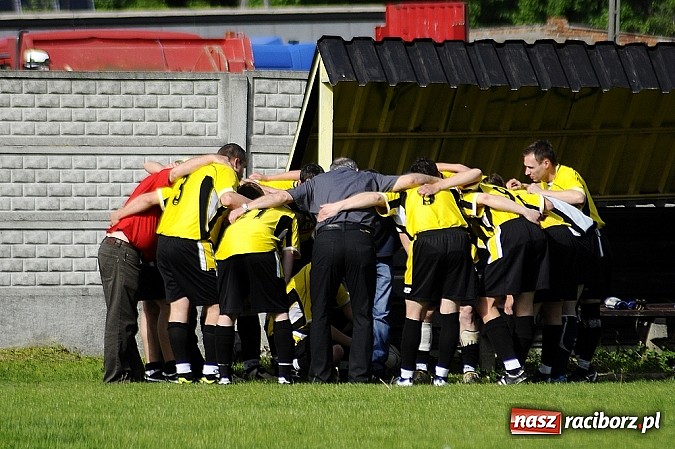 Zdjęcie w galerii na portalu naszraciborz.pl: Wygrana Markowic, hat-trick Tappera wiadomości z regionu