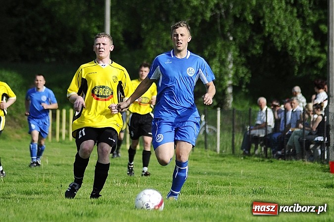 Zdjęcie w galerii na portalu naszraciborz.pl: Wygrana Markowic, hat-trick Tappera wiadomości z regionu