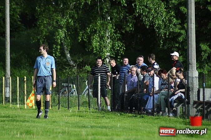 Zdjęcie w galerii na portalu naszraciborz.pl: Wygrana Markowic, hat-trick Tappera wiadomości z regionu