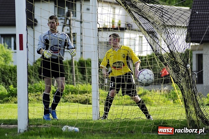 Zdjęcie w galerii na portalu naszraciborz.pl: Wygrana Markowic, hat-trick Tappera wiadomości z regionu