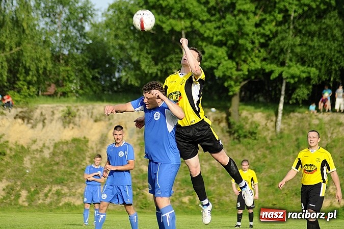 Zdjęcie w galerii na portalu naszraciborz.pl: Wygrana Markowic, hat-trick Tappera wiadomości z regionu