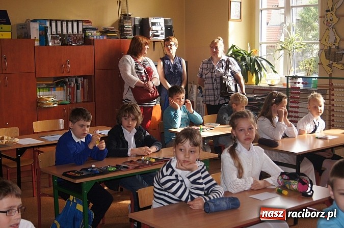 Zdjęcie w galerii na portalu naszraciborz.pl: Międzyszkolny Konkurs Lektur w SP4 wiadomości z regionu