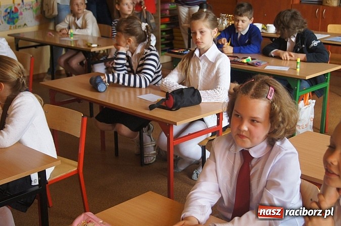 Zdjęcie w galerii na portalu naszraciborz.pl: Międzyszkolny Konkurs Lektur w SP4 wiadomości z regionu