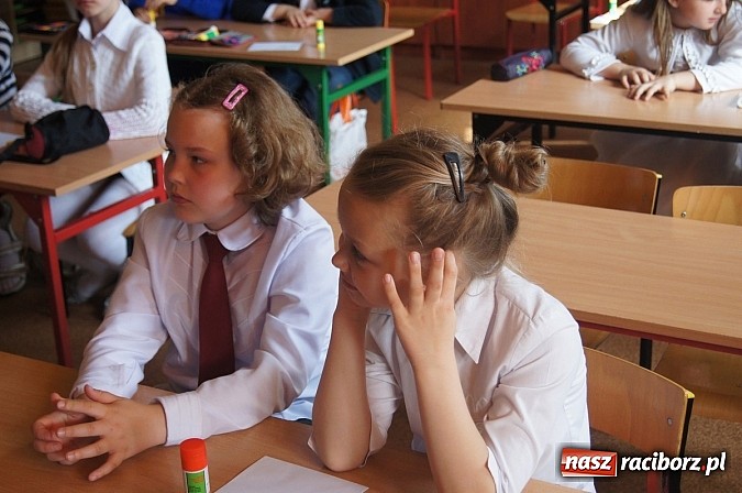 Zdjęcie w galerii na portalu naszraciborz.pl: Międzyszkolny Konkurs Lektur w SP4 wiadomości z regionu