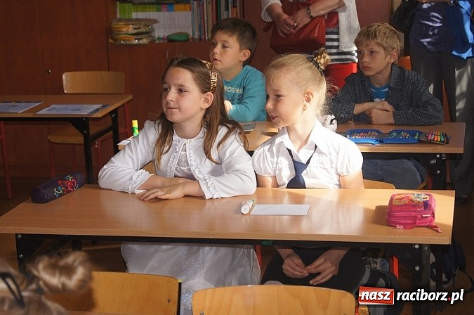 Zdjęcie w galerii na portalu naszraciborz.pl: Międzyszkolny Konkurs Lektur w SP4 wiadomości z regionu