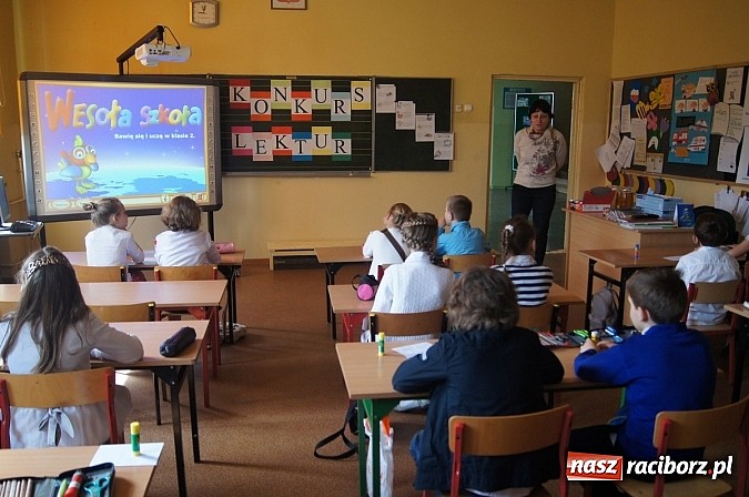 Zdjęcie w galerii na portalu naszraciborz.pl: Międzyszkolny Konkurs Lektur w SP4 wiadomości z regionu