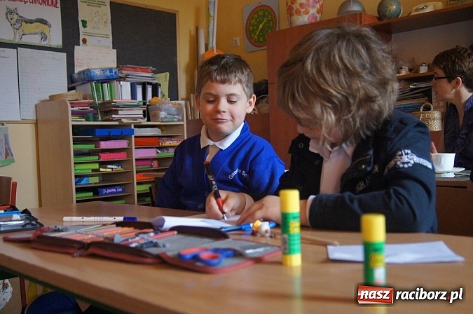 Zdjęcie w galerii na portalu naszraciborz.pl: Międzyszkolny Konkurs Lektur w SP4 wiadomości z regionu