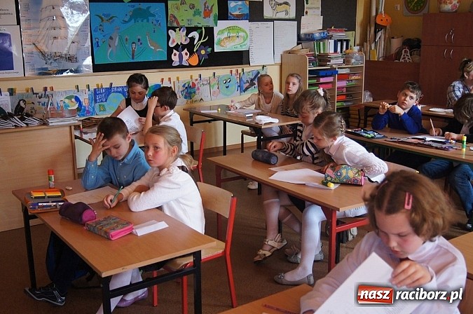 Zdjęcie w galerii na portalu naszraciborz.pl: Międzyszkolny Konkurs Lektur w SP4 wiadomości z regionu