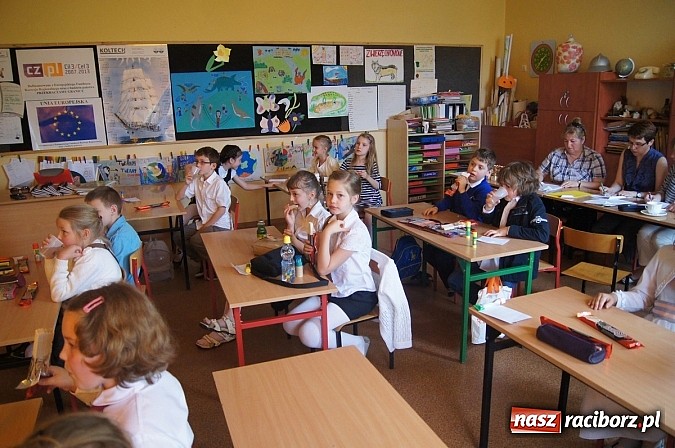 Zdjęcie w galerii na portalu naszraciborz.pl: Międzyszkolny Konkurs Lektur w SP4 wiadomości z regionu