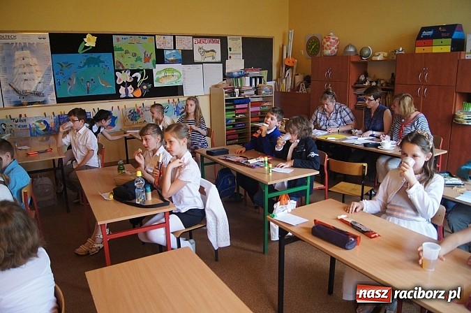 Zdjęcie w galerii na portalu naszraciborz.pl: Międzyszkolny Konkurs Lektur w SP4 wiadomości z regionu