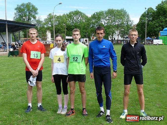 Zdjęcie w galerii na portalu naszraciborz.pl: Bieg ulicami Baborowa - Antczak wygrywa wiadomości z regionu