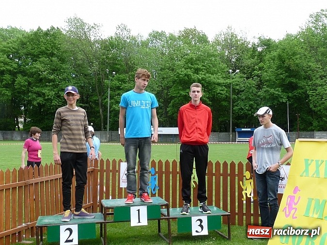 Zdjęcie w galerii na portalu naszraciborz.pl: Bieg ulicami Baborowa - Antczak wygrywa wiadomości z regionu