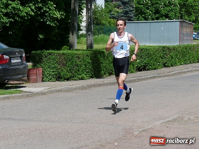 Zdjęcie w galerii na portalu naszraciborz.pl: Bieg ulicami Baborowa - Antczak wygrywa wiadomości z regionu