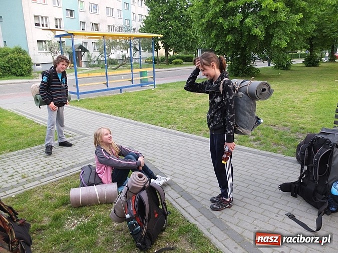 Zdjęcie w galerii na portalu naszraciborz.pl: Kuźniańska młodzież szukała skarbów za pomocą odbiornika GPS wiadomości z regionu