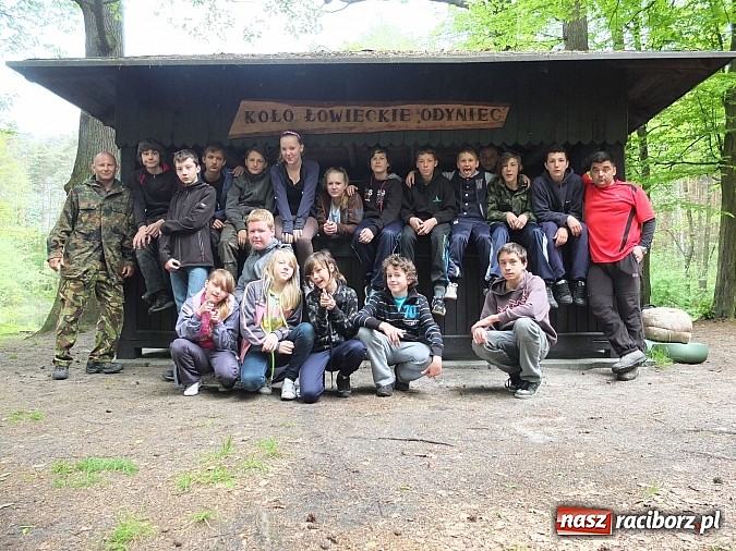 Zdjęcie w galerii na portalu naszraciborz.pl: Kuźniańska młodzież szukała skarbów za pomocą odbiornika GPS wiadomości z regionu