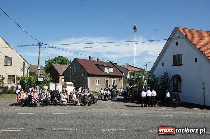 Zdjęcie w galerii na portalu naszraciborz.pl: Procesja ku czci św. Urbana w Rudzie Kozielskiej wiadomości z regionu