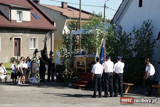 Zdjęcie w galerii na portalu naszraciborz.pl: Procesja ku czci św. Urbana w Rudzie Kozielskiej wiadomości z regionu