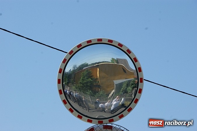 Zdjęcie w galerii na portalu naszraciborz.pl: Procesja ku czci św. Urbana w Rudzie Kozielskiej wiadomości z regionu