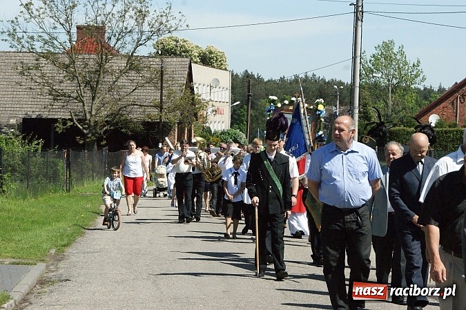Zdjęcie w galerii na portalu naszraciborz.pl: Procesja ku czci św. Urbana w Rudzie Kozielskiej wiadomości z regionu