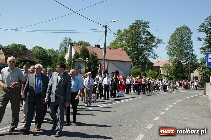 Zdjęcie w galerii na portalu naszraciborz.pl: Procesja ku czci św. Urbana w Rudzie Kozielskiej wiadomości z regionu