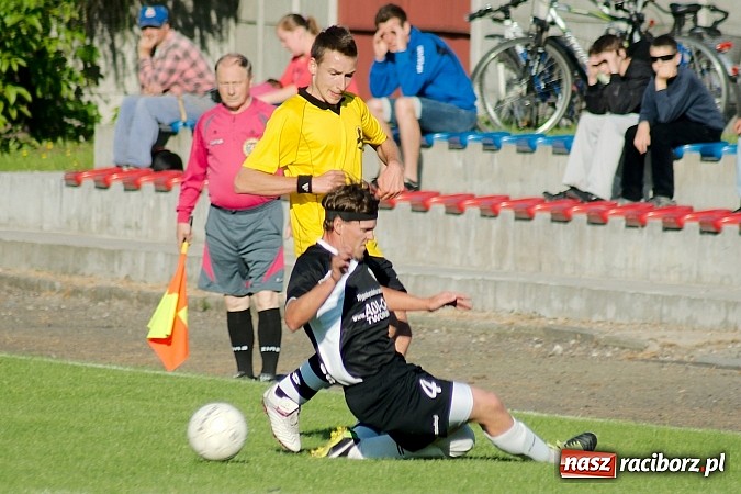 Zdjęcie w galerii na portalu naszraciborz.pl: A klasowy dreszczowiec. Dobra passa Tworkowa trwa wiadomości z regionu