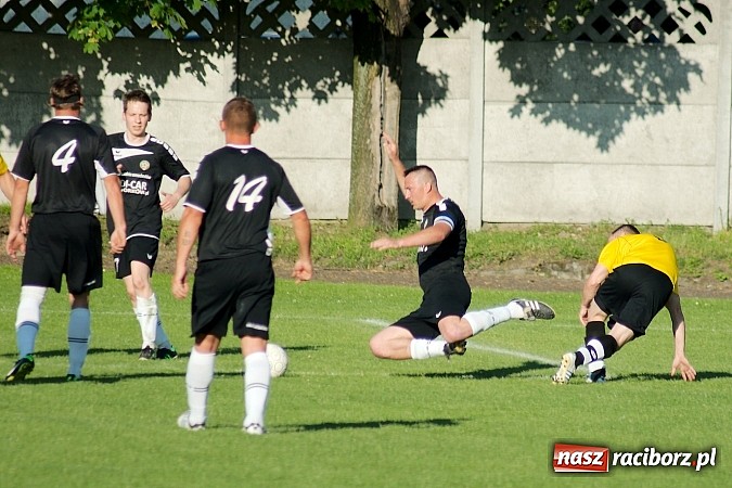 Zdjęcie w galerii na portalu naszraciborz.pl: A klasowy dreszczowiec. Dobra passa Tworkowa trwa wiadomości z regionu