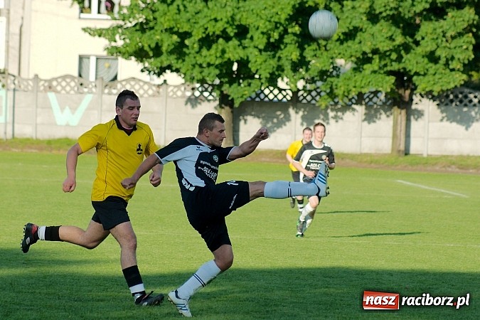 Zdjęcie w galerii na portalu naszraciborz.pl: A klasowy dreszczowiec. Dobra passa Tworkowa trwa wiadomości z regionu