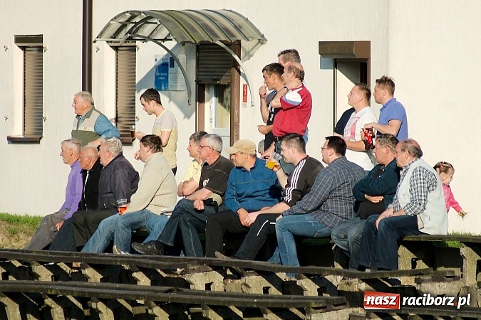 Zdjęcie w galerii na portalu naszraciborz.pl: A klasowy dreszczowiec. Dobra passa Tworkowa trwa wiadomości z regionu