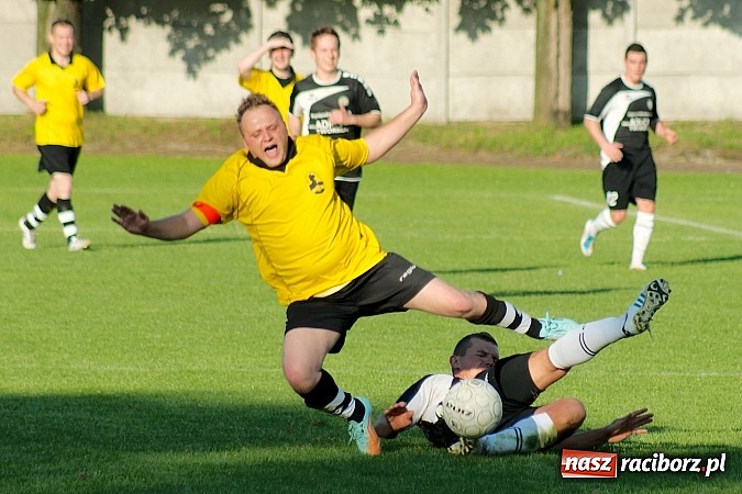 Zdjęcie w galerii na portalu naszraciborz.pl: A klasowy dreszczowiec. Dobra passa Tworkowa trwa wiadomości z regionu