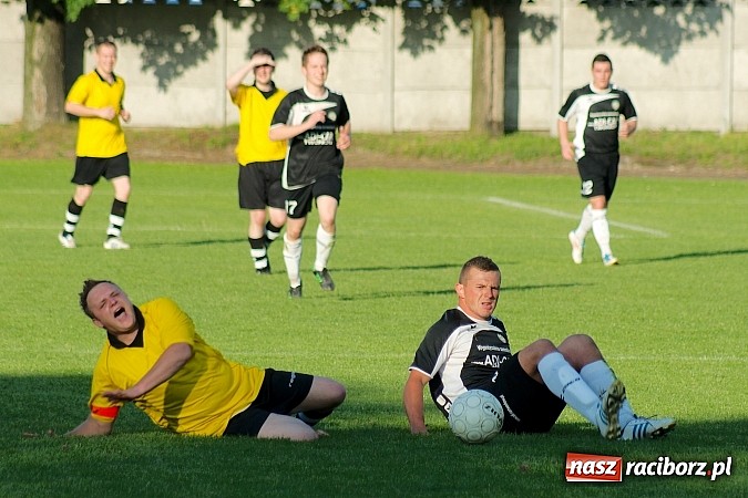 Zdjęcie w galerii na portalu naszraciborz.pl: A klasowy dreszczowiec. Dobra passa Tworkowa trwa wiadomości z regionu