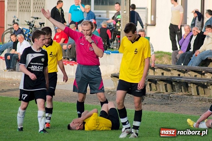 Zdjęcie w galerii na portalu naszraciborz.pl: A klasowy dreszczowiec. Dobra passa Tworkowa trwa wiadomości z regionu