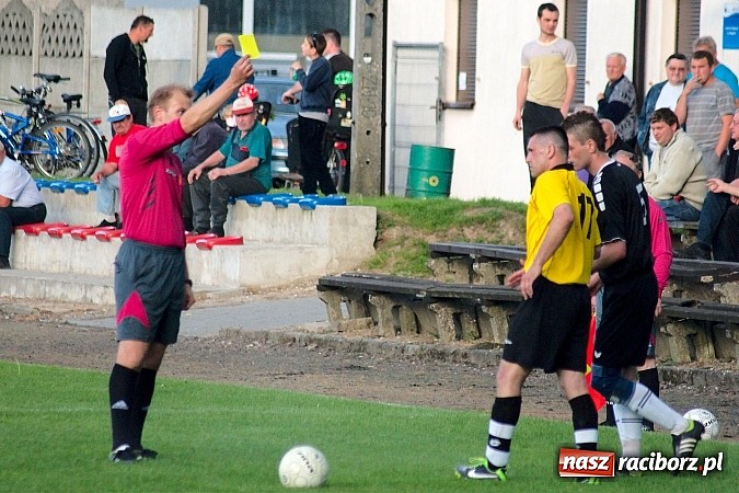 Zdjęcie w galerii na portalu naszraciborz.pl: A klasowy dreszczowiec. Dobra passa Tworkowa trwa wiadomości z regionu