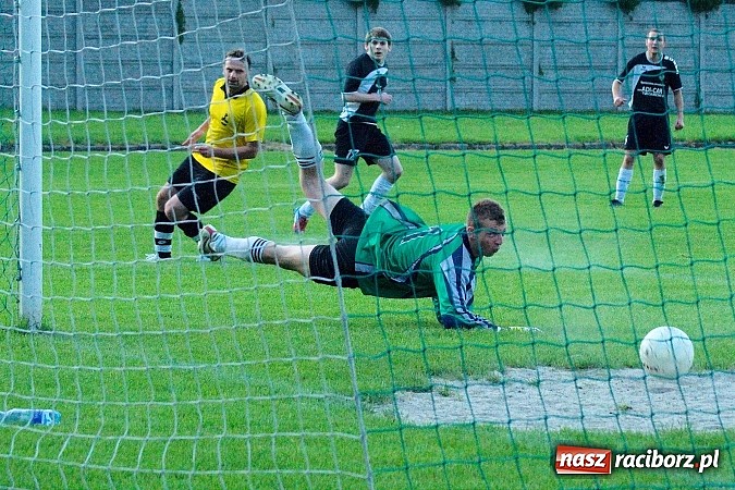 Zdjęcie w galerii na portalu naszraciborz.pl: A klasowy dreszczowiec. Dobra passa Tworkowa trwa wiadomości z regionu