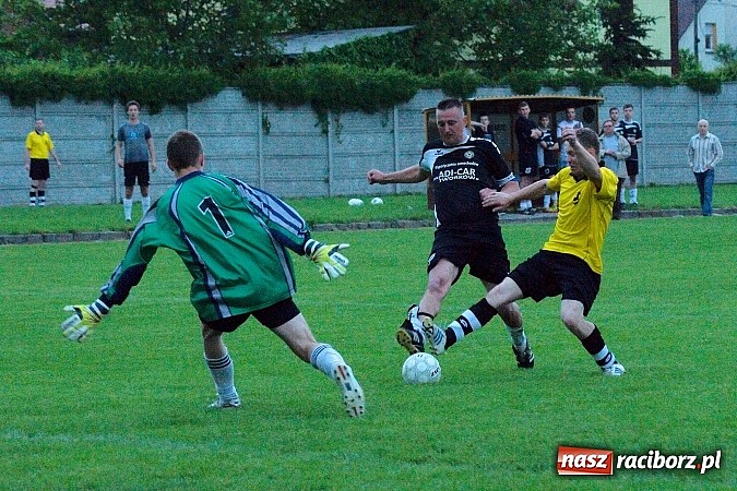 Zdjęcie w galerii na portalu naszraciborz.pl: A klasowy dreszczowiec. Dobra passa Tworkowa trwa wiadomości z regionu