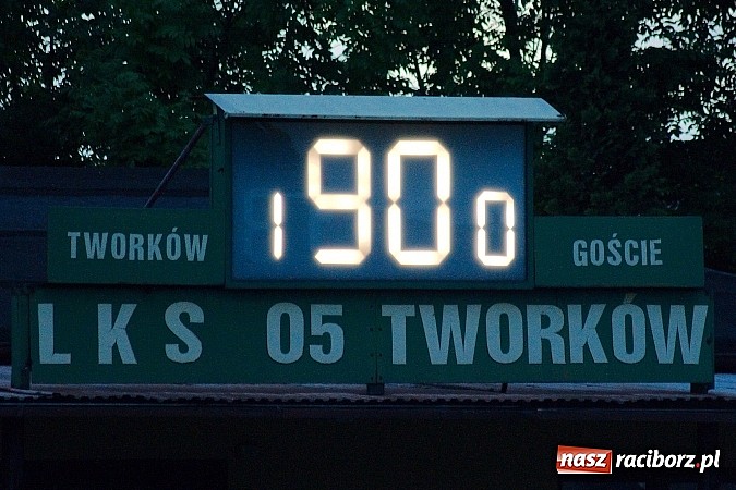 Zdjęcie w galerii na portalu naszraciborz.pl: A klasowy dreszczowiec. Dobra passa Tworkowa trwa wiadomości z regionu