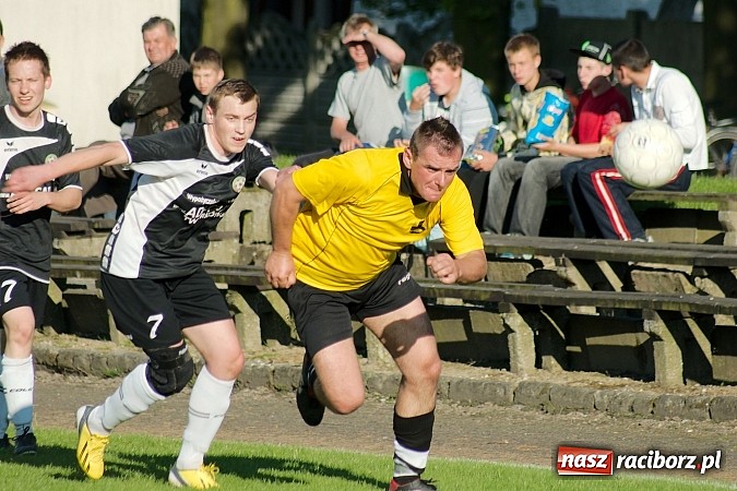 Zdjęcie w galerii na portalu naszraciborz.pl: A klasowy dreszczowiec. Dobra passa Tworkowa trwa wiadomości z regionu