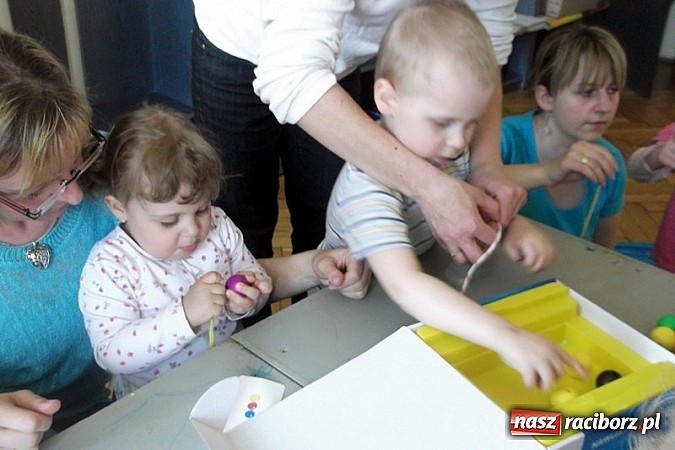 Zdjęcie w galerii na portalu naszraciborz.pl: Fiku-miku uczciło Dzień Mamy wiadomości z regionu