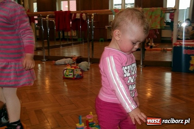 Zdjęcie w galerii na portalu naszraciborz.pl: Fiku-miku uczciło Dzień Mamy wiadomości z regionu