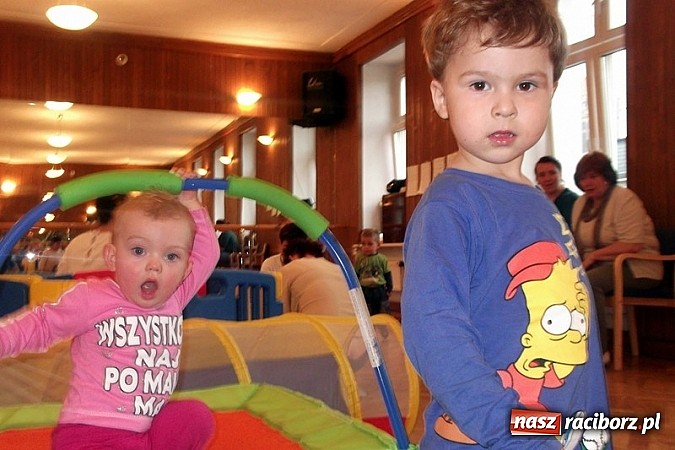 Zdjęcie w galerii na portalu naszraciborz.pl: Fiku-miku uczciło Dzień Mamy wiadomości z regionu