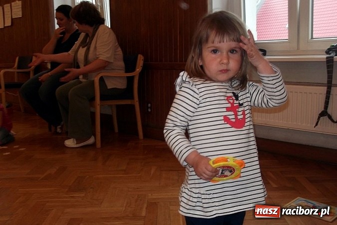 Zdjęcie w galerii na portalu naszraciborz.pl: Fiku-miku uczciło Dzień Mamy wiadomości z regionu