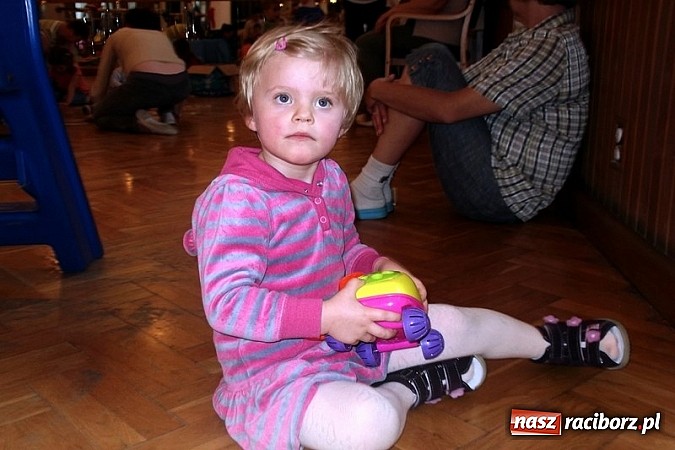 Zdjęcie w galerii na portalu naszraciborz.pl: Fiku-miku uczciło Dzień Mamy wiadomości z regionu