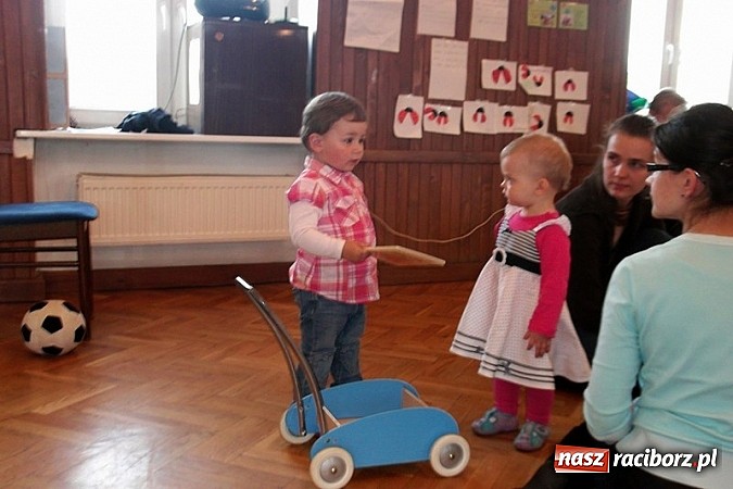 Zdjęcie w galerii na portalu naszraciborz.pl: Fiku-miku uczciło Dzień Mamy wiadomości z regionu