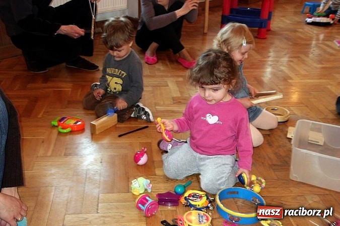 Zdjęcie w galerii na portalu naszraciborz.pl: Fiku-miku uczciło Dzień Mamy wiadomości z regionu