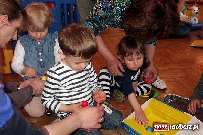 Zdjęcie w galerii na portalu naszraciborz.pl: Fiku-miku uczciło Dzień Mamy wiadomości z regionu