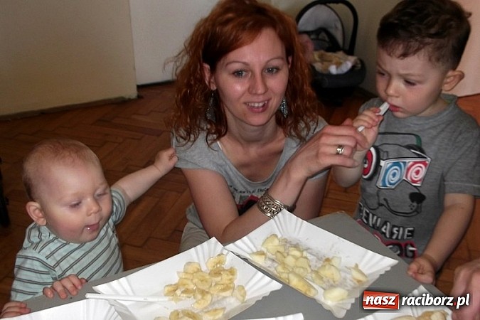 Zdjęcie w galerii na portalu naszraciborz.pl: Fiku-miku uczciło Dzień Mamy wiadomości z regionu