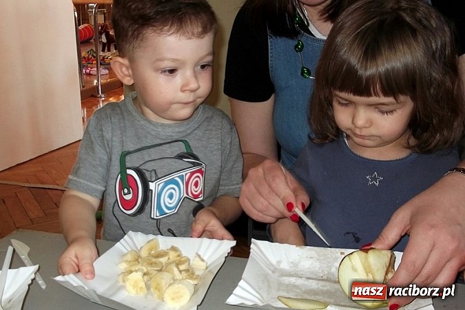 Zdjęcie w galerii na portalu naszraciborz.pl: Fiku-miku uczciło Dzień Mamy wiadomości z regionu
