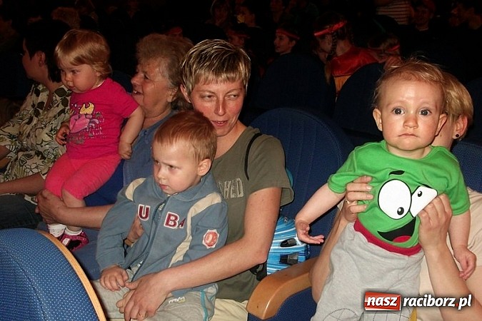 Zdjęcie w galerii na portalu naszraciborz.pl: Fiku-miku uczciło Dzień Mamy wiadomości z regionu