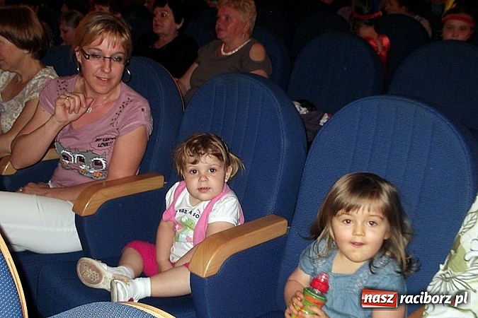 Zdjęcie w galerii na portalu naszraciborz.pl: Fiku-miku uczciło Dzień Mamy wiadomości z regionu