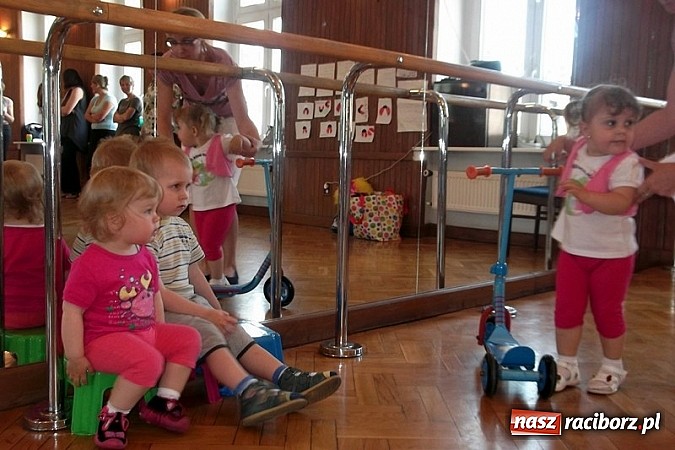 Zdjęcie w galerii na portalu naszraciborz.pl: Fiku-miku uczciło Dzień Mamy wiadomości z regionu